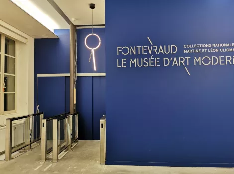 Musée de FONTEVRAUD avec couloirs rapide et contrôle d'accès et Abbaye royale en tripodes TTD-08A